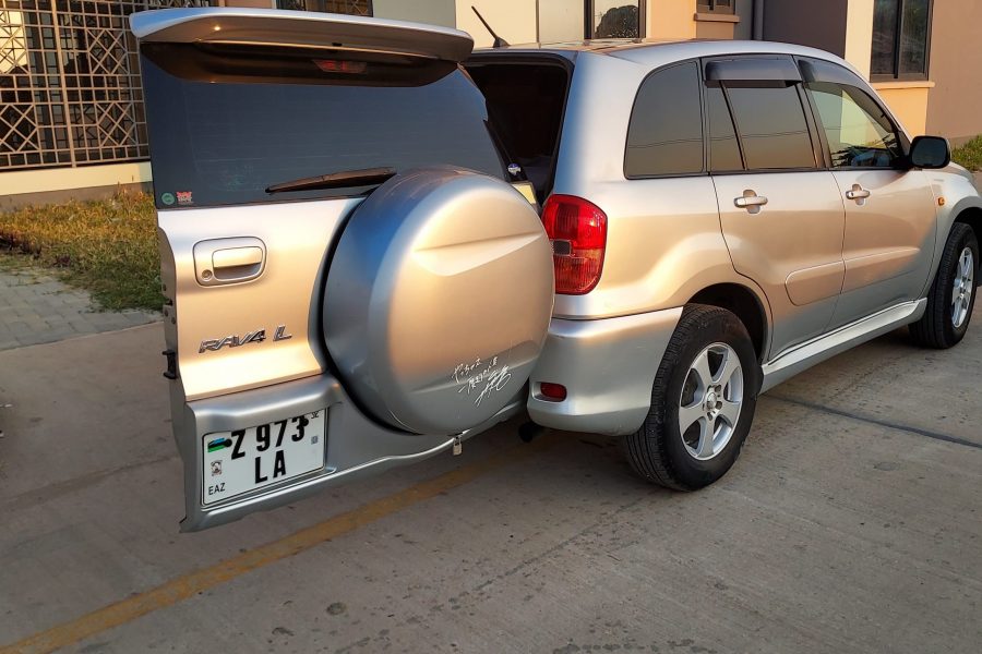 Toyota Rav4 5 doors Silver Color